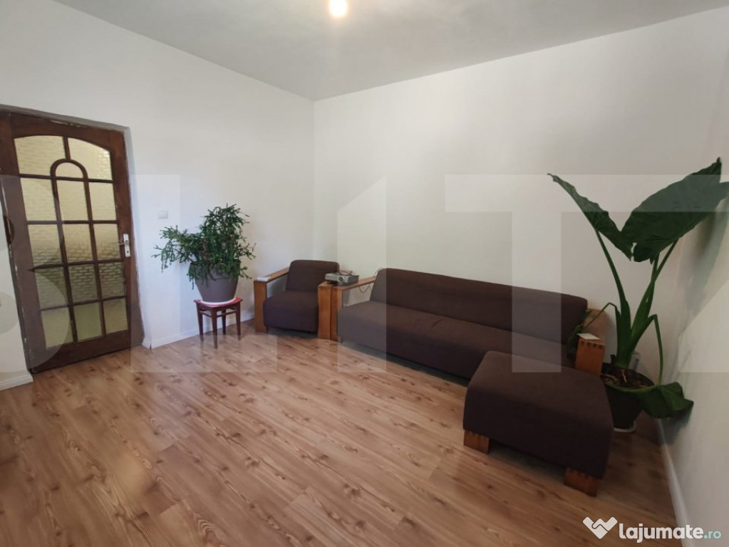 Apartament 2 camere la curte comuna zona Balcescu