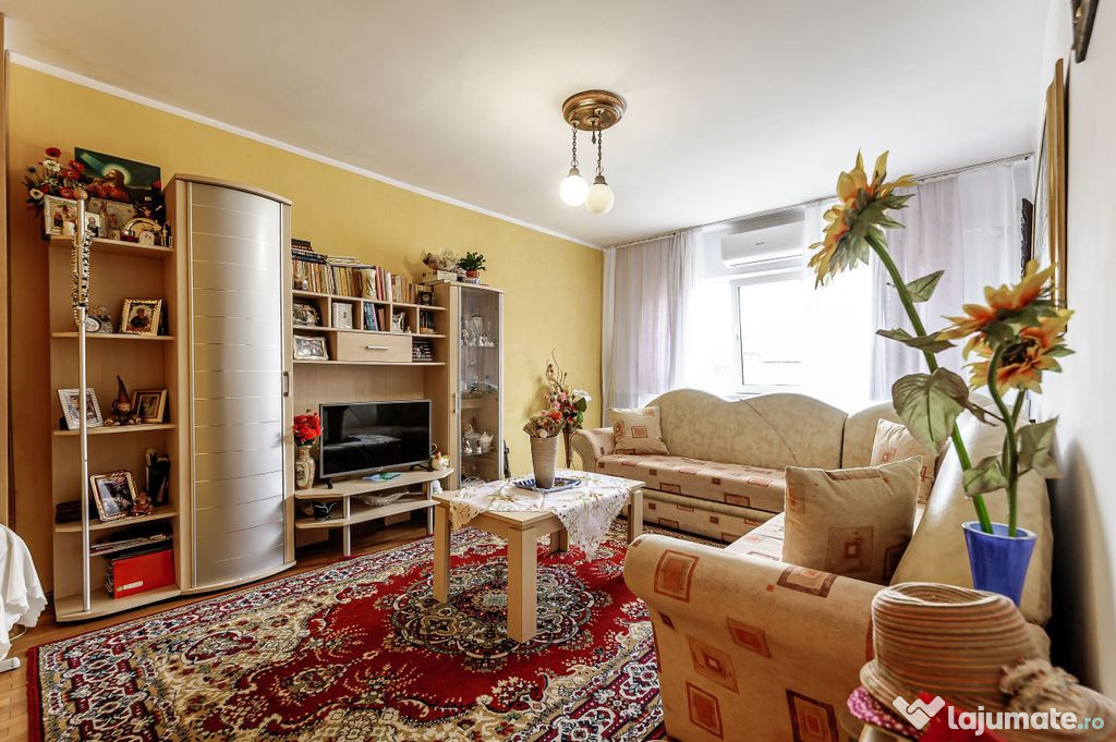 Apartament cu 3 camere decomandat in Alfa