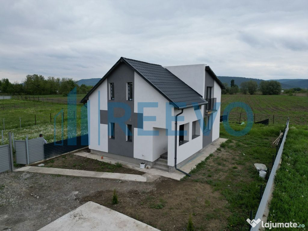 Casă/Vilă de vânzare Sat Siretu, Com. Letea Veche, Bacău