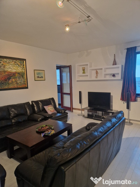 Apartament deosebit la mare, 3 camere, decomandat, zona PENINSULA