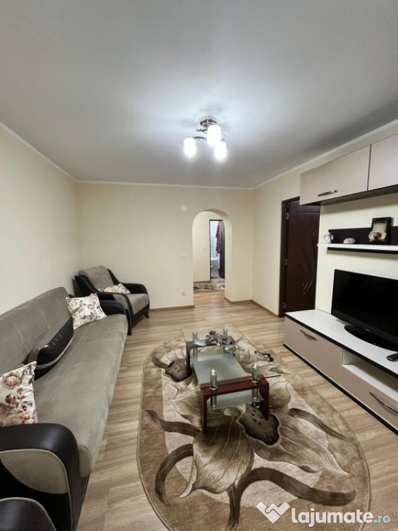 Apartament 3 camere, Parter, zona Centrala