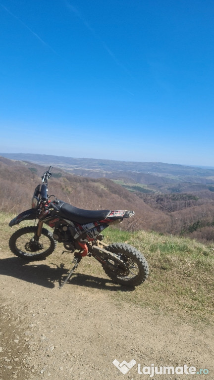 Moto cross kxd pro. .
