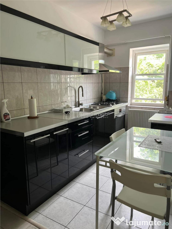 Apartament 3 camere de inchiriat – ultracentral, comple...