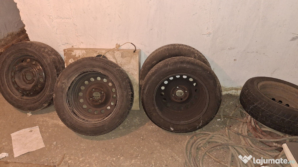Vând 4 jante echipate 175/65R14 oțel