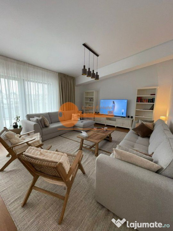 3 camere Lux ( loc parcare-priveliste superba )