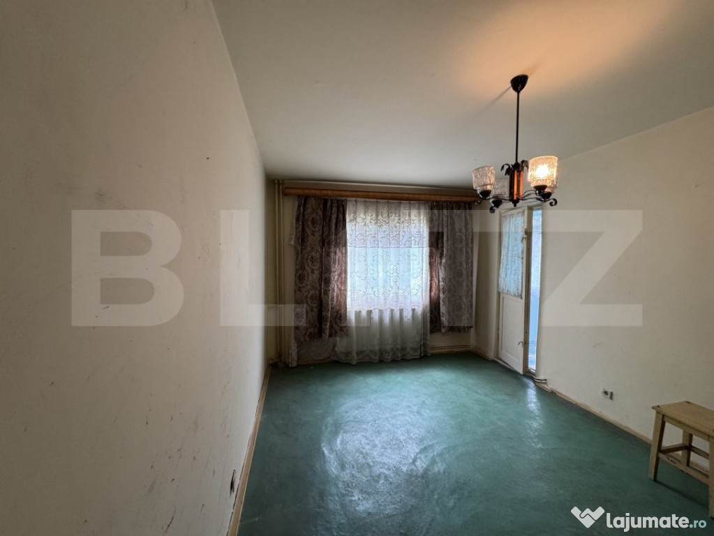 Apartament cu 2 camere, decomandat, 50 mp, etaj 1, zona Mall
