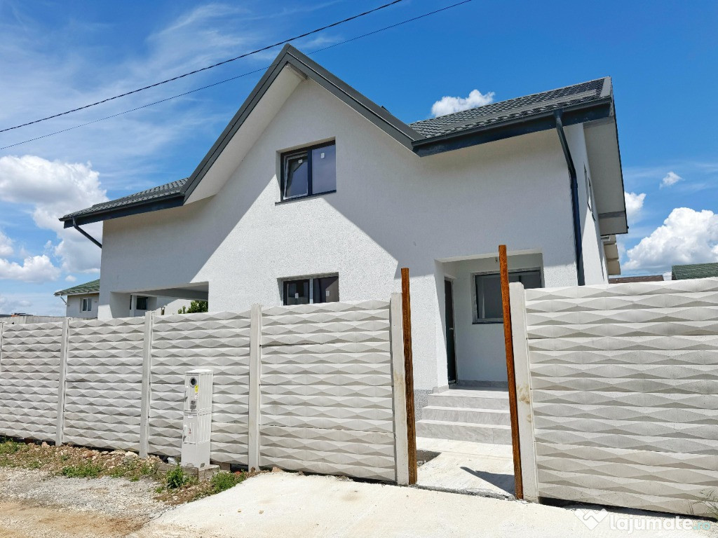Vila individuală P+M ~4 camere~3 băi~teren 308mp~Str. Pădurea Craiului