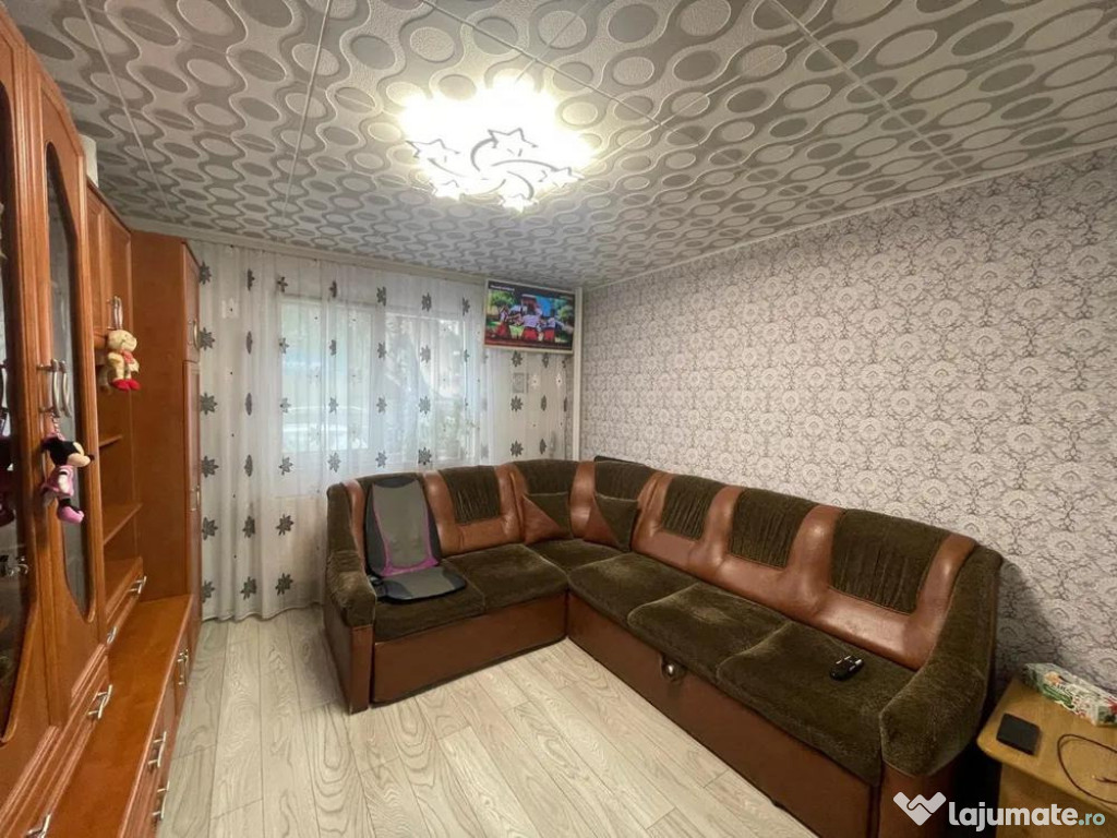 Camera de camin, cu baie si bucatarie - zona Tractorul