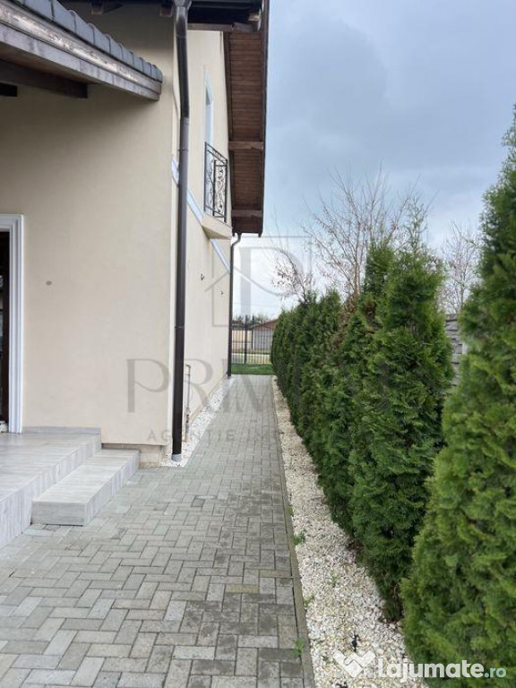 Duplex deosebit - mobilat modern- toate utilitatile - zona e