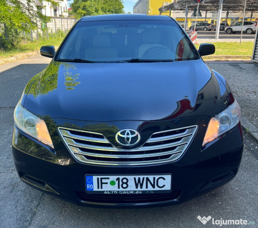 TOYOTA CAMRY- HYBRID anul 2009 stare excelentă.