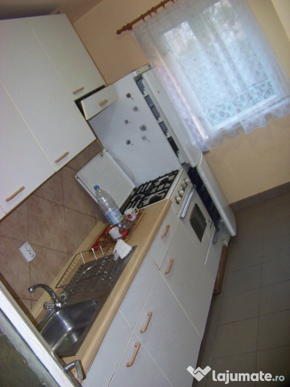 Închiriez apartament 2 camere ultracentral