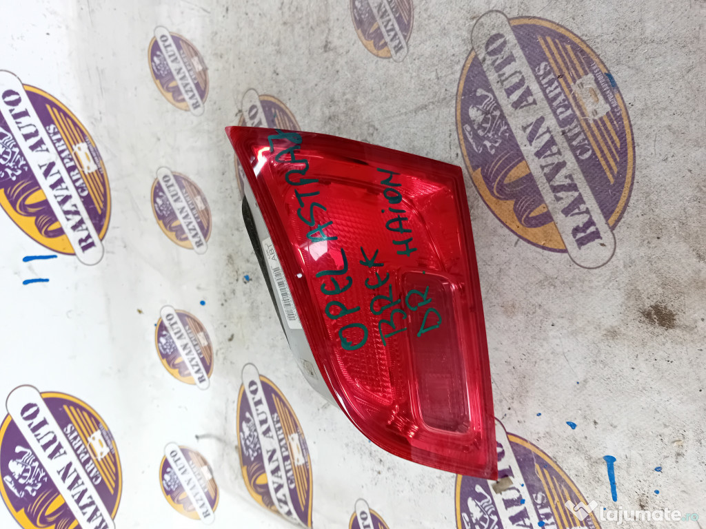 Stop dreapta hayon  Opel Astra J 2010