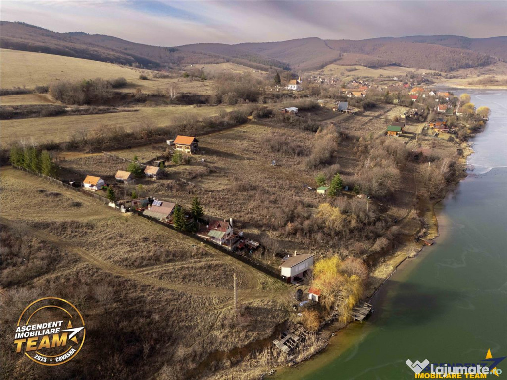 Teren cu priveliste magnificanta, langa lacul Padureni, Cova