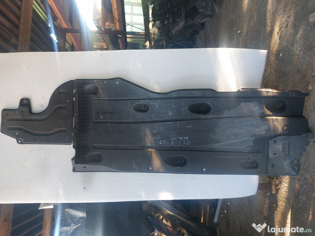 Scut lateral stanga Skoda Octavia 3 Berlina 2016