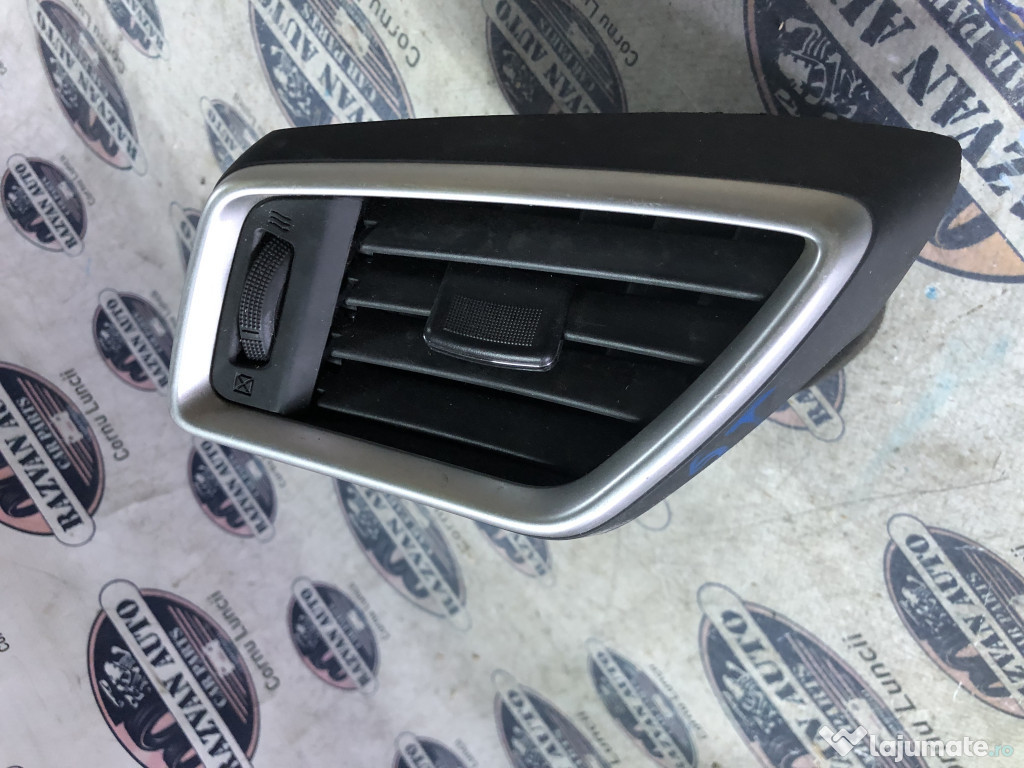 Grila ventilatie stanga Nissan Qashqai 2014