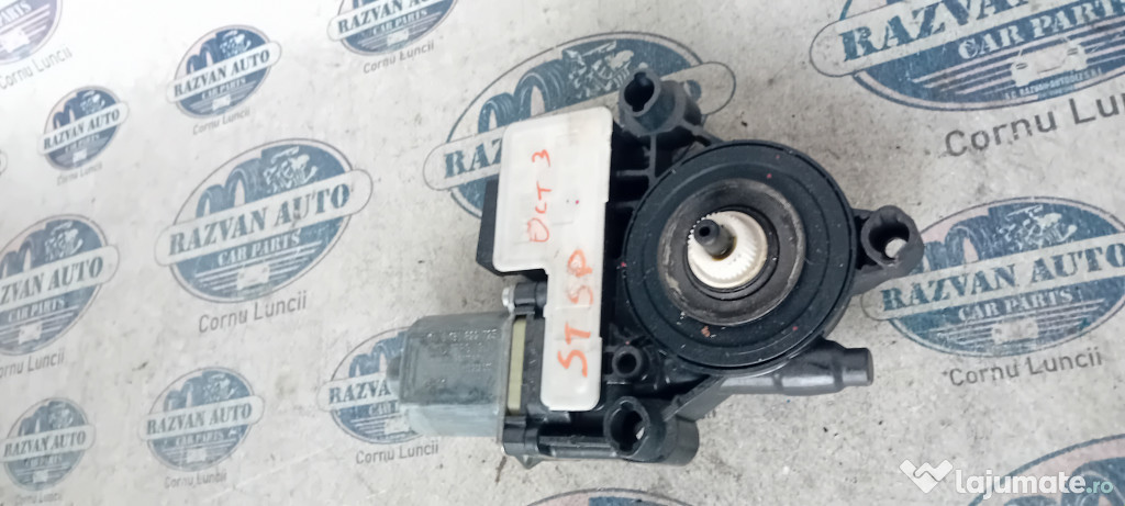 Motoras macara stanga spate Skoda Octavia 3 2015