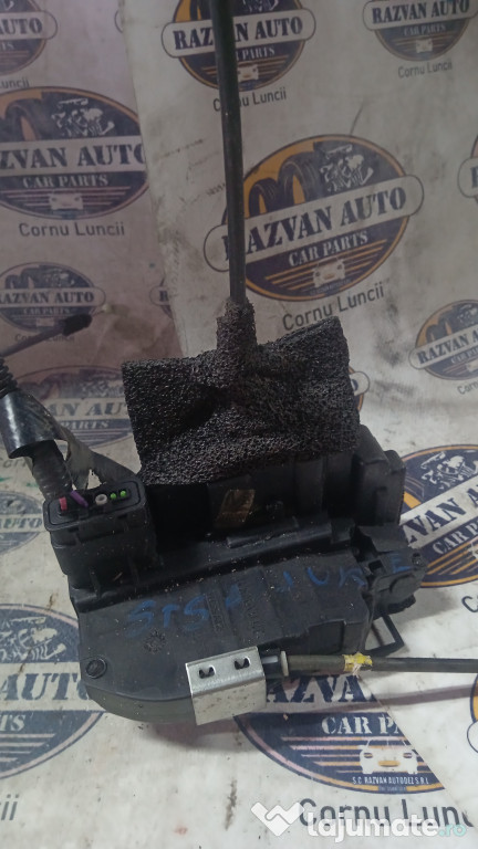 Broasca stanga spate Nissan Juke 2011
