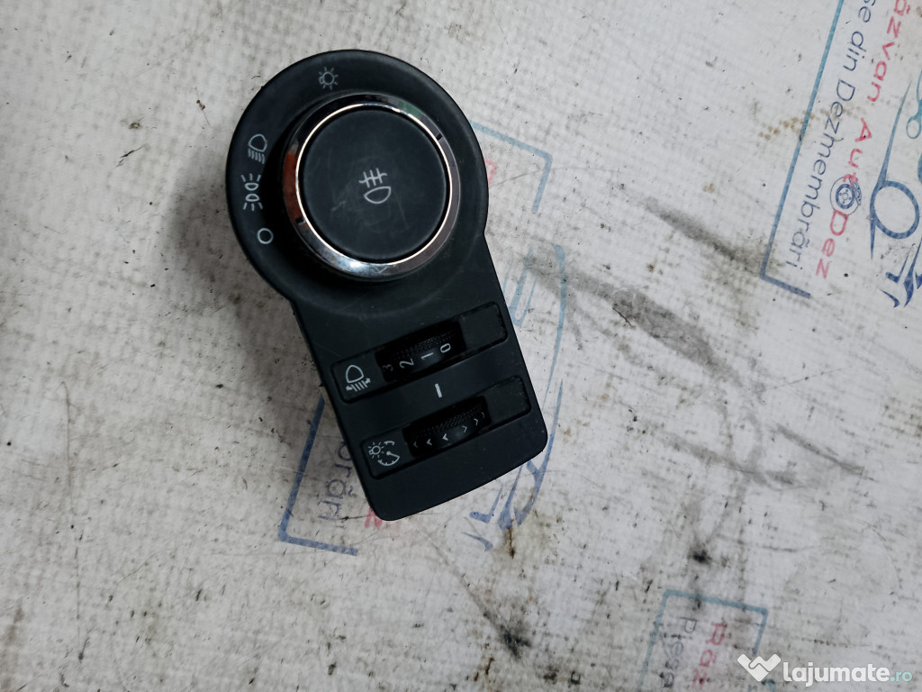 Bloc lumini Opel Astra J 2011