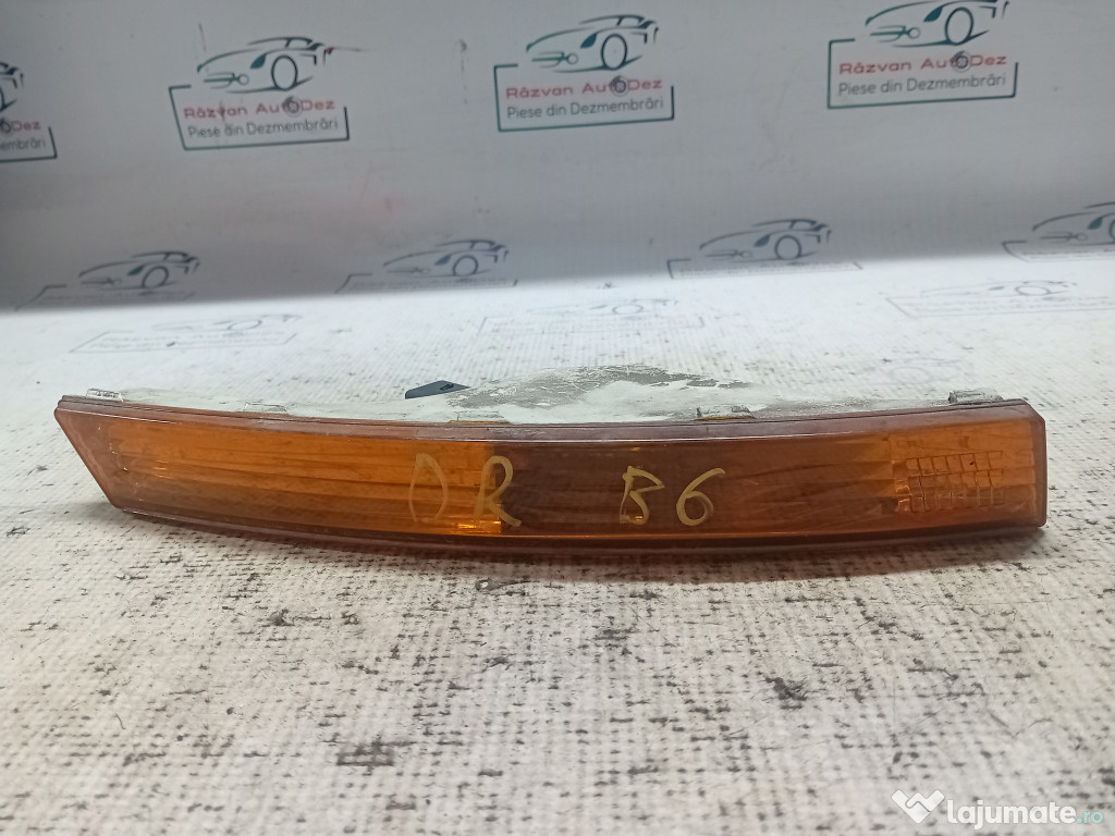 Semnalizare bara dreapta Volkswagen Passat B6 2006