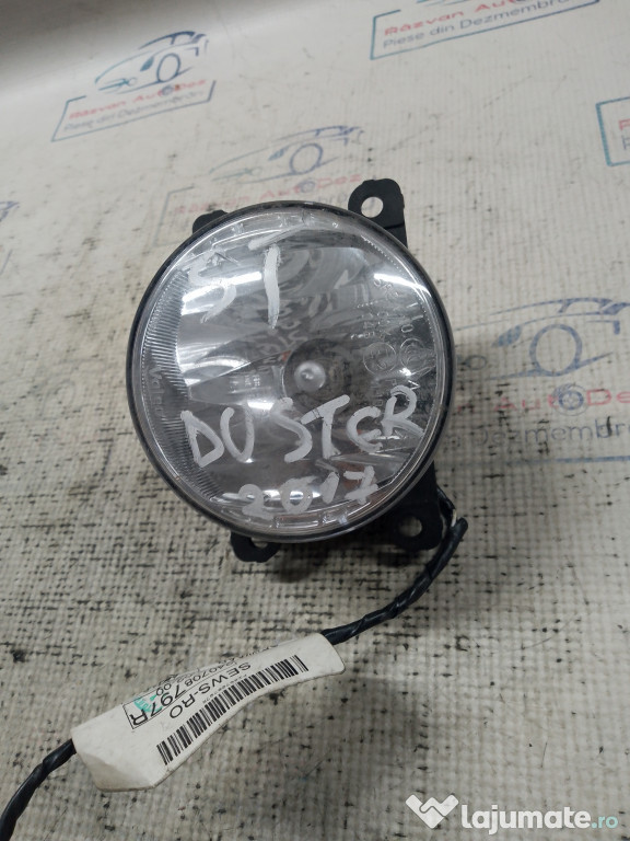 Proiector stanga Dacia Duster 2017