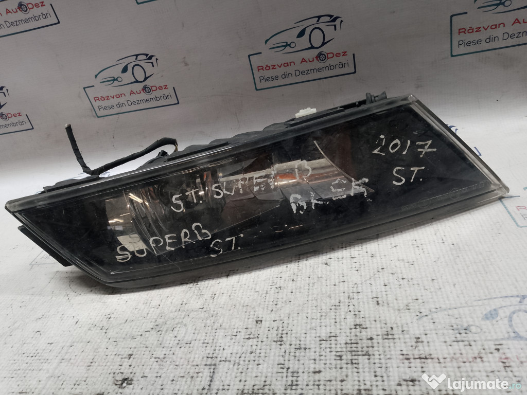 Proiector stanga Skoda Superb 3 2017