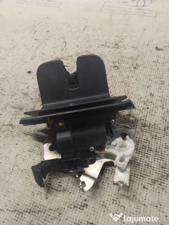 Broasca hayon Skoda Superb 3 2016