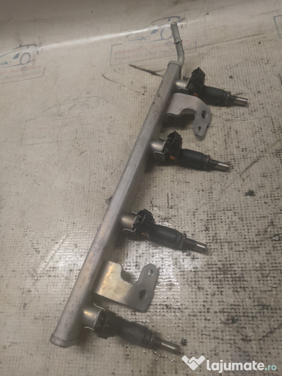 Rampa injectie Dacia Duster 1.6 Benzina 2019