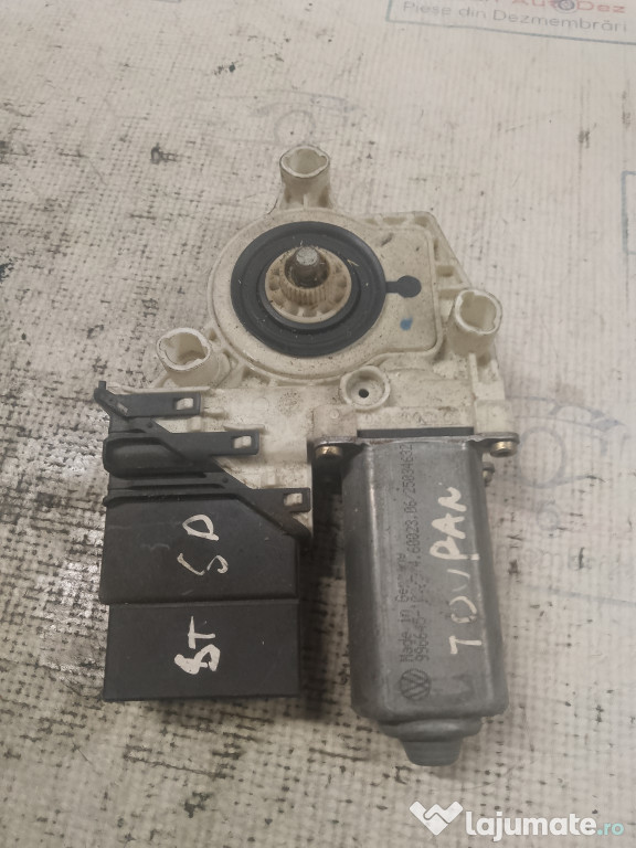 Motoras macara stanga spate Volkswagen Touran 2004
