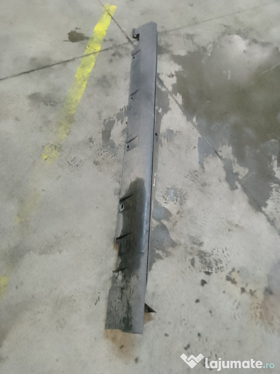 Ornament prag stanga Ford B-MAX 1.0 Benzina 2012