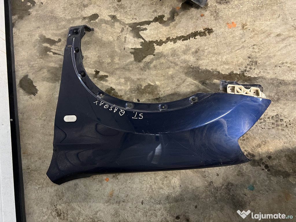 Aripa Stanga Fata Nissan Qashqai 2009