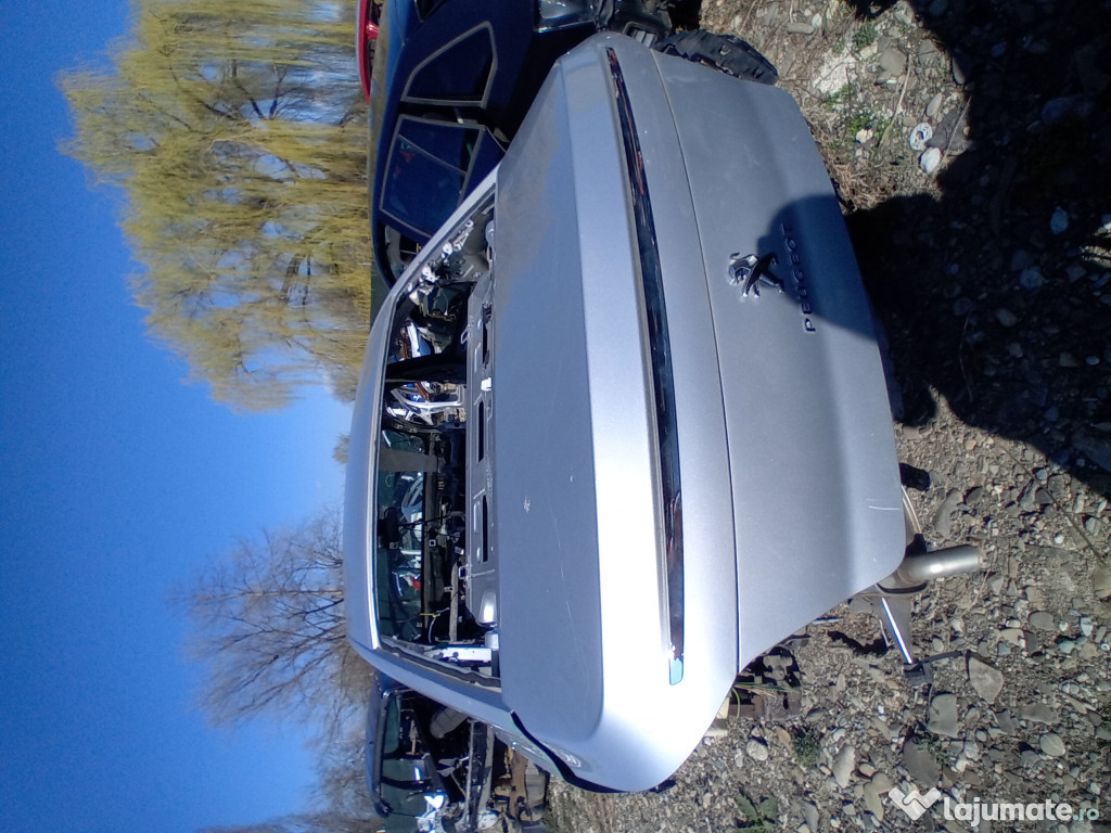 Hayon Peugeot 508 2012