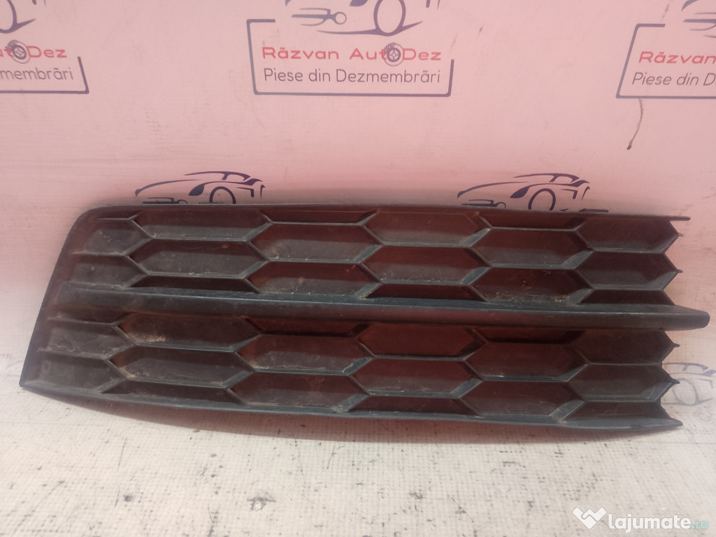 Grila proiector stanga Skoda RAPID 2013