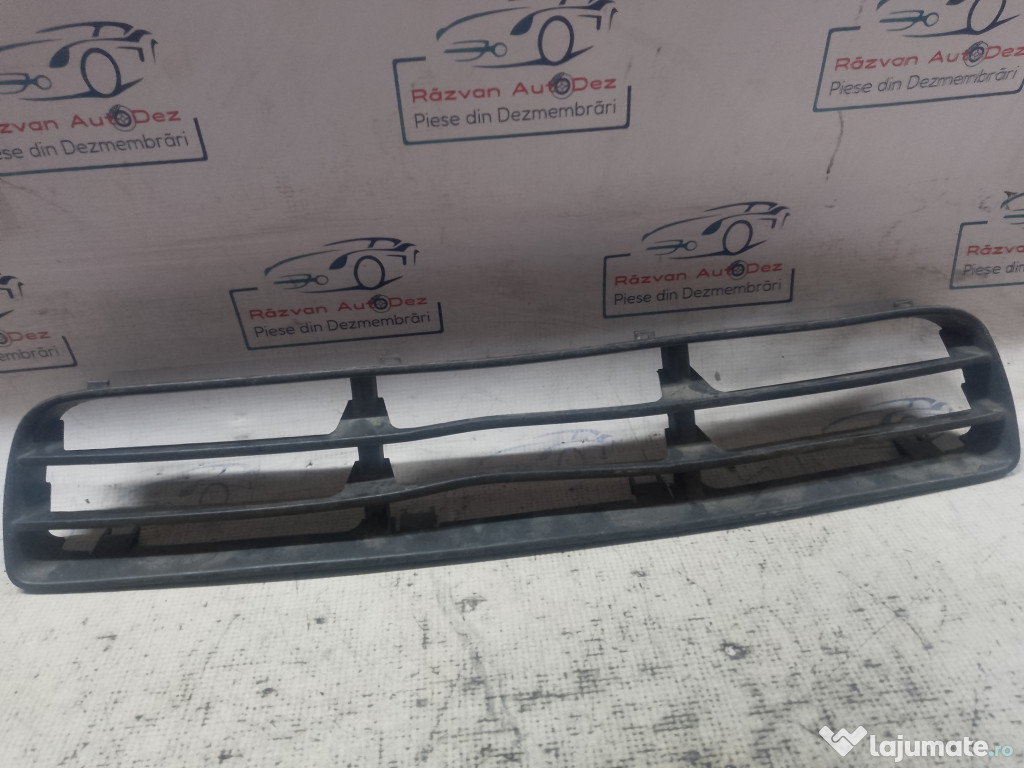 Grila bara fata Volkswagen Bora 2004