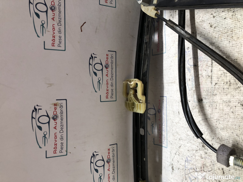 Macara geam dreapta fata Audi Q3 2013