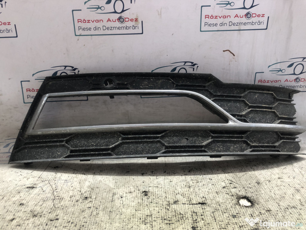 Grila proiector dreapta Skoda Octavia 4 2020