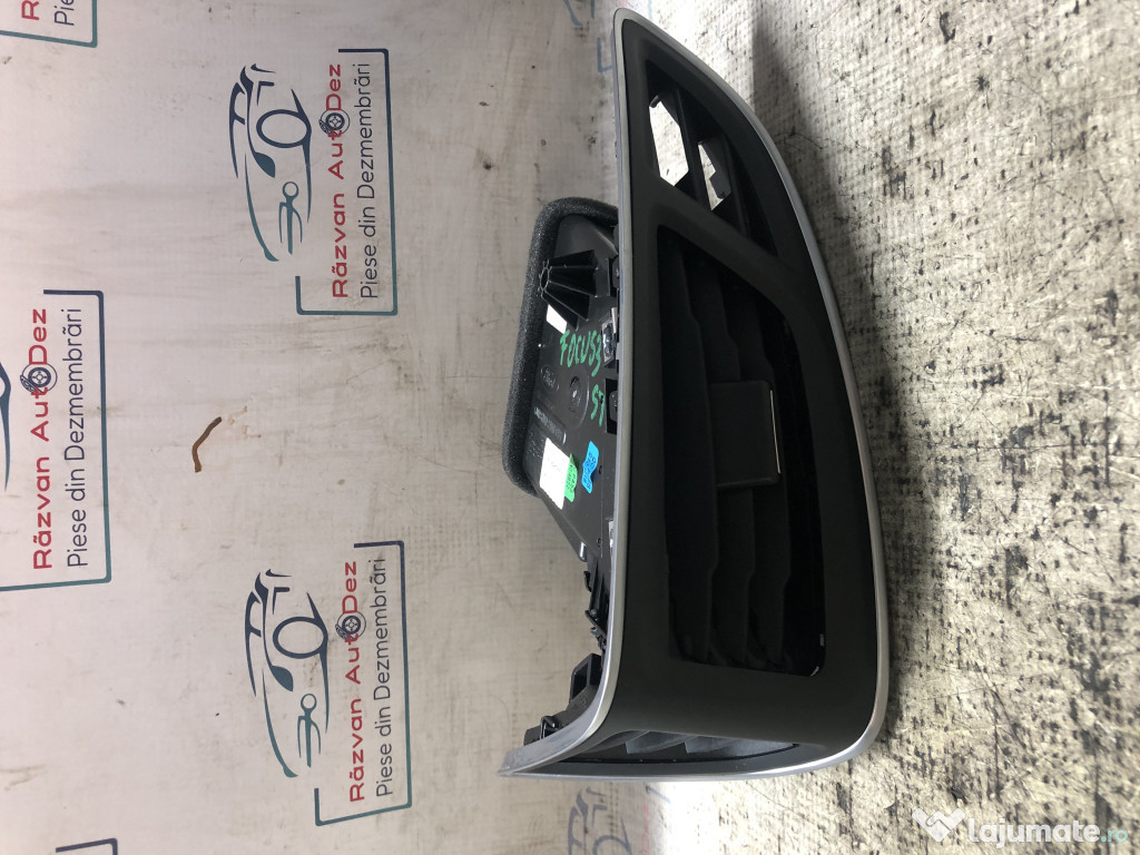 Grila ventilatie stanga Ford Focus 3 1.0 Benzina 2014