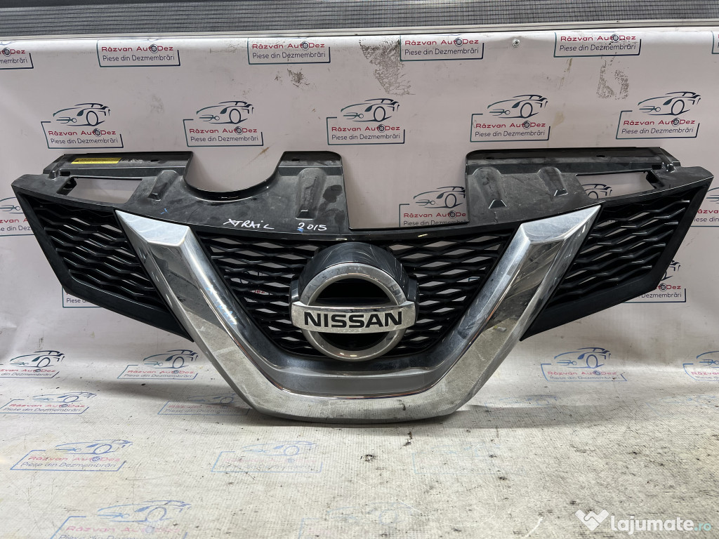 Grila bara fata Nissan X-Trail 2015