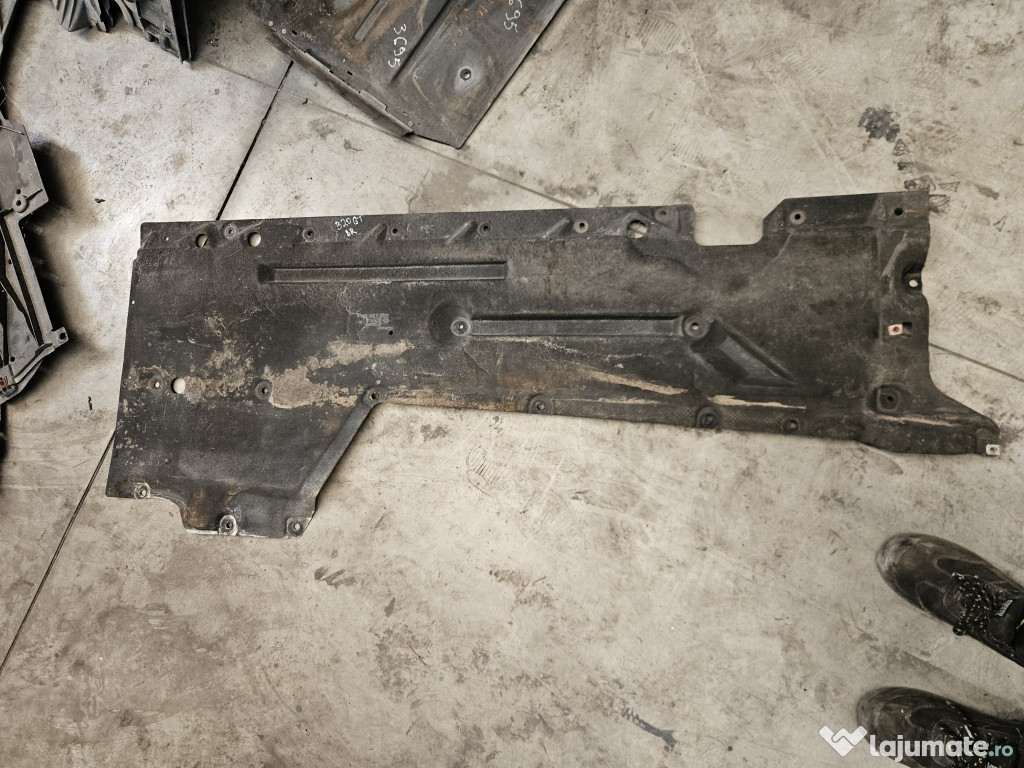 Scut lateral dreapta BMW Seria 3 GT F34 2015