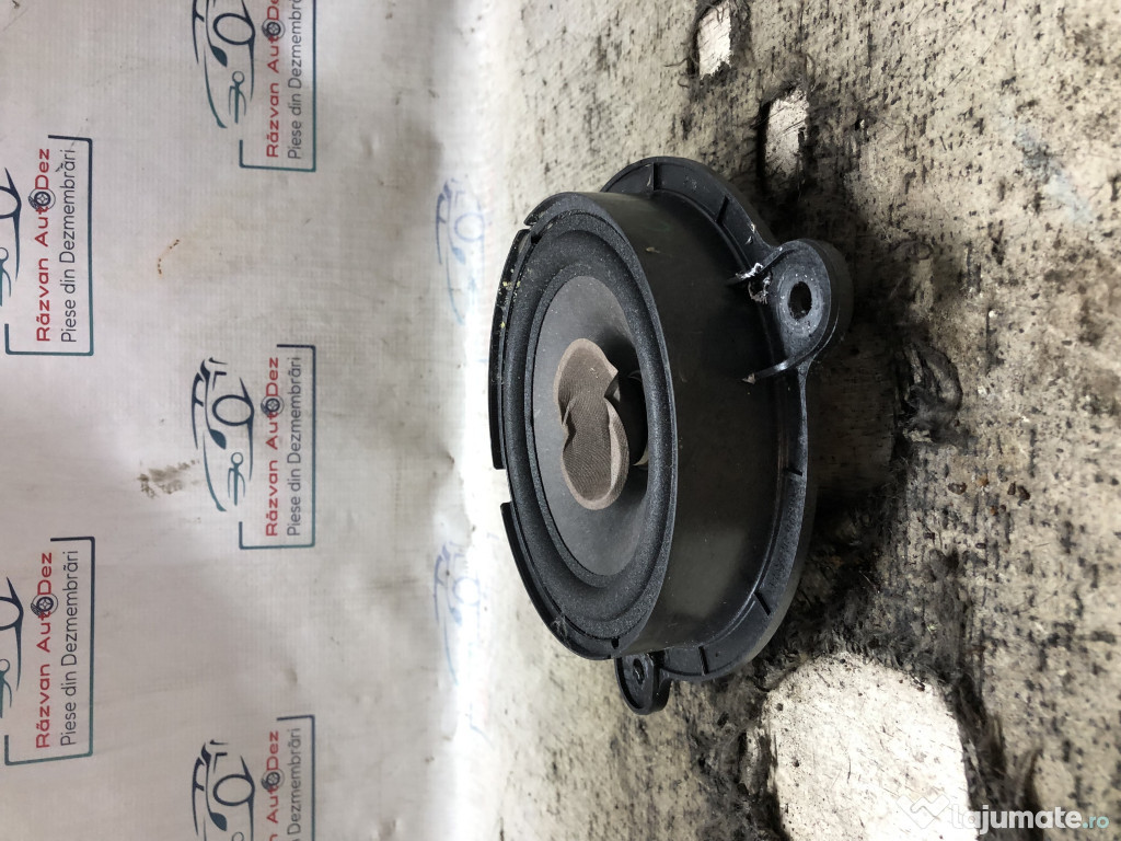 Boxa stanga spate Renault Clio 4 2016