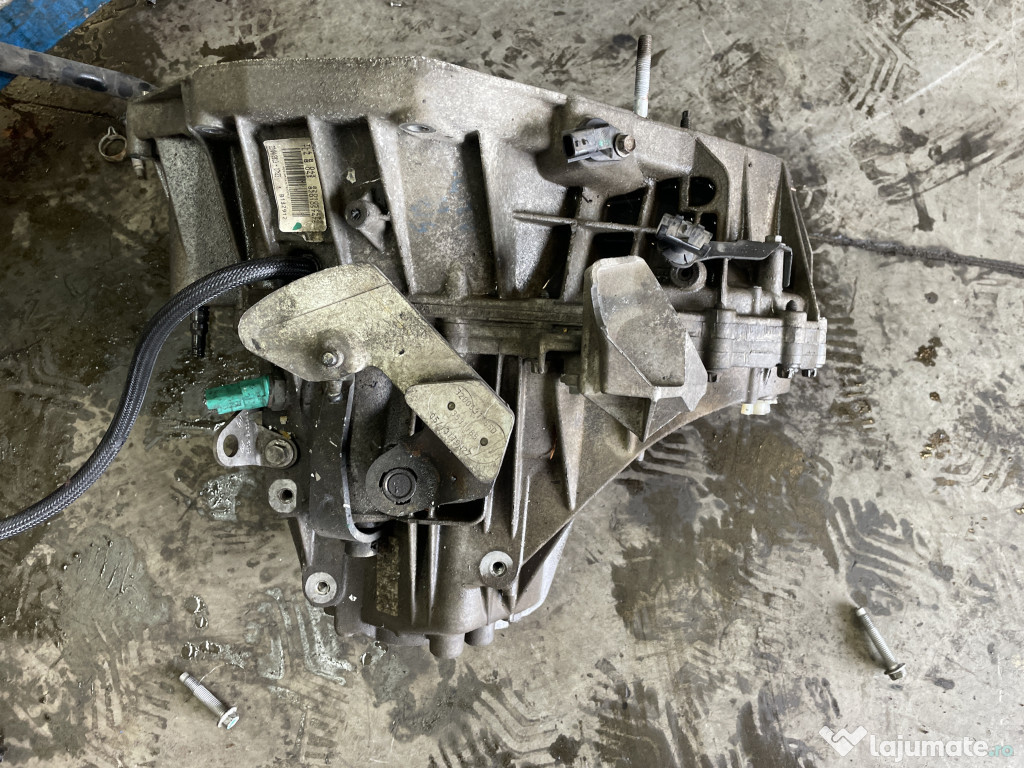 Cutie de viteze 6 trepte Dacia Duster 1.5 Motorina 2013