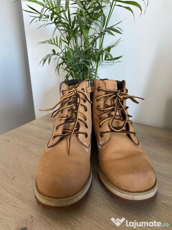 Ghete piele Timberland originale, marime 34, stare foarte buna