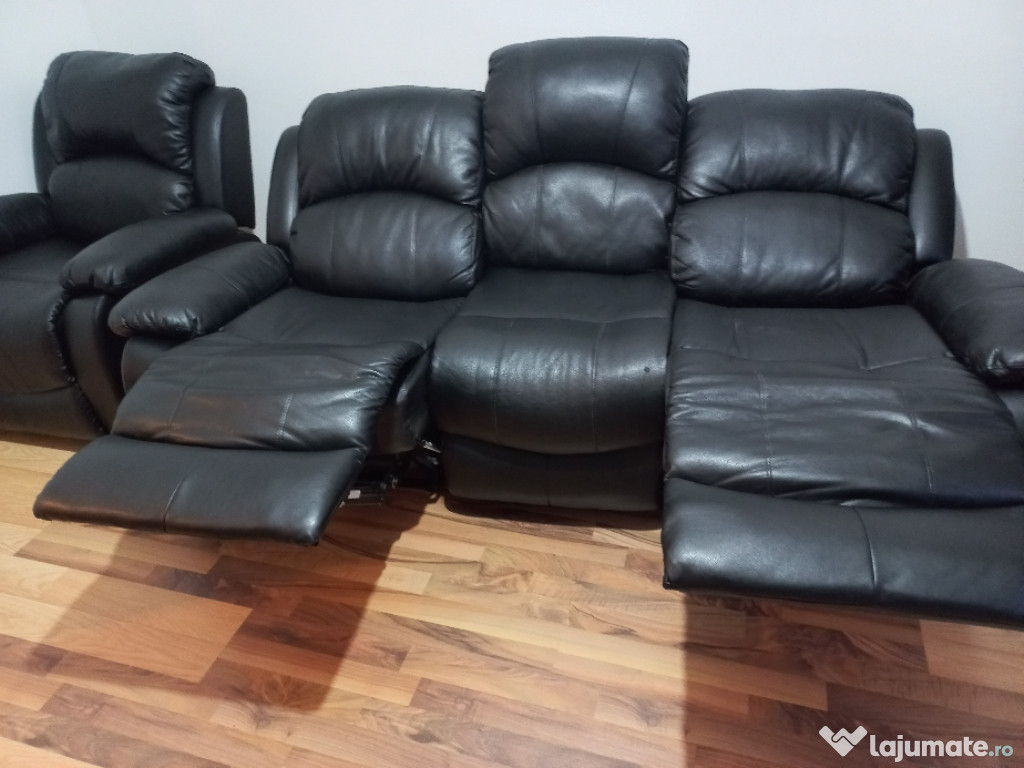 Vand urgent canapea si 2 fotoli