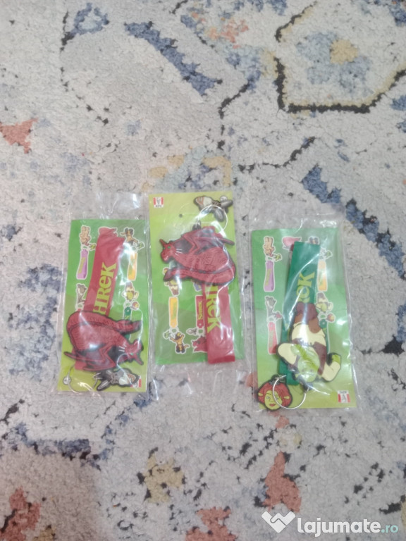 3 brelocuri chei din cauciuc marca KFC