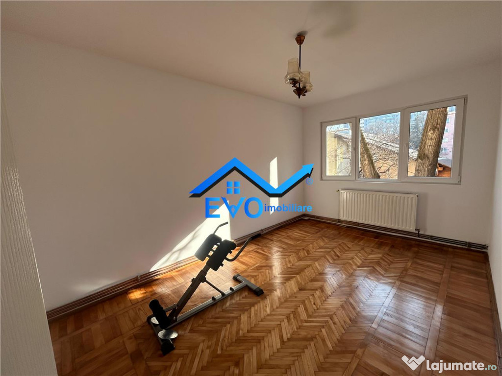 Apartament cu 4 camere, decomandat, 80 mp, zona Tatarasi