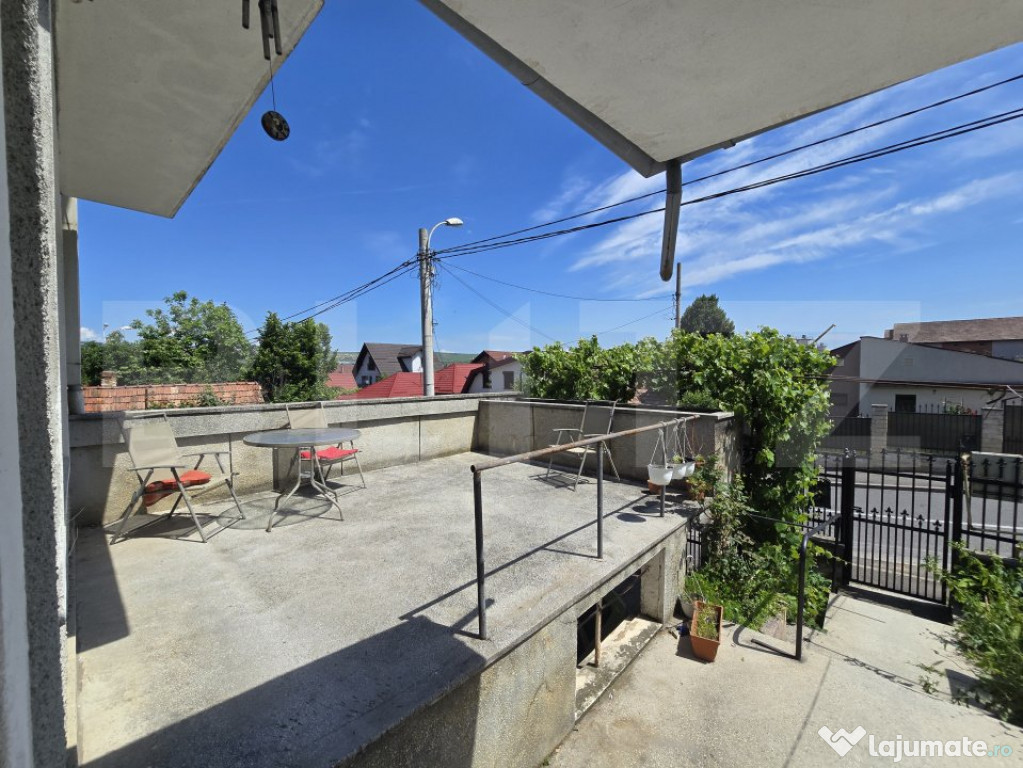 Casă cu 4 camere, garaj – Între Lacuri