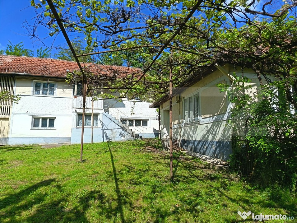 Casa cu 4 camere