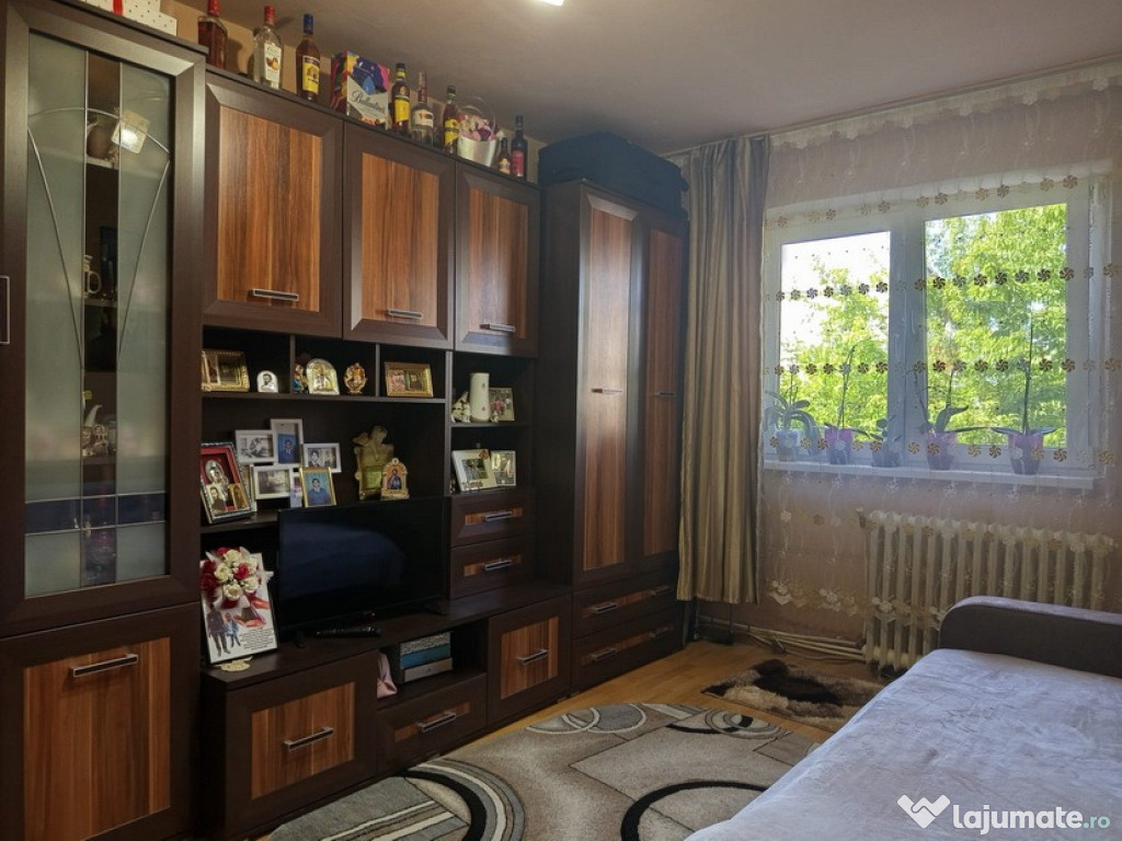 Apartament 2 camere in Deva, zona Maxxa