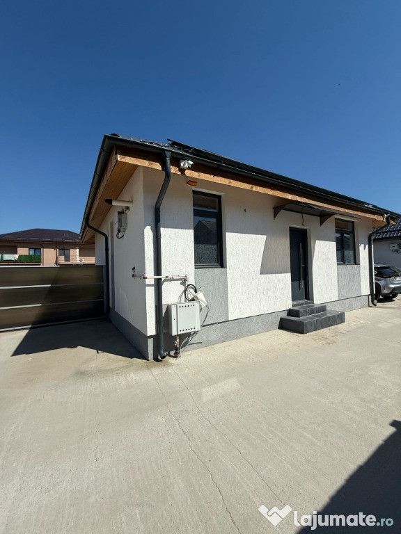 Casa cu 3 camere, Partial Mobilata - Teren 220 MP -