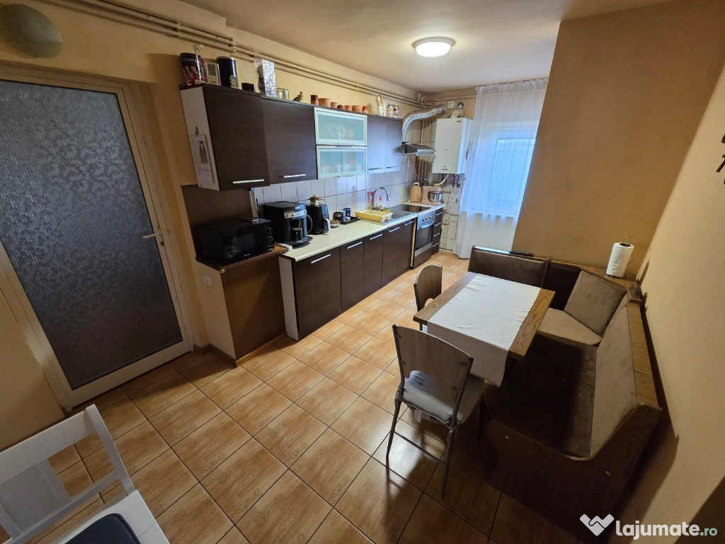 Apartament 3 camere Intre Lacuri