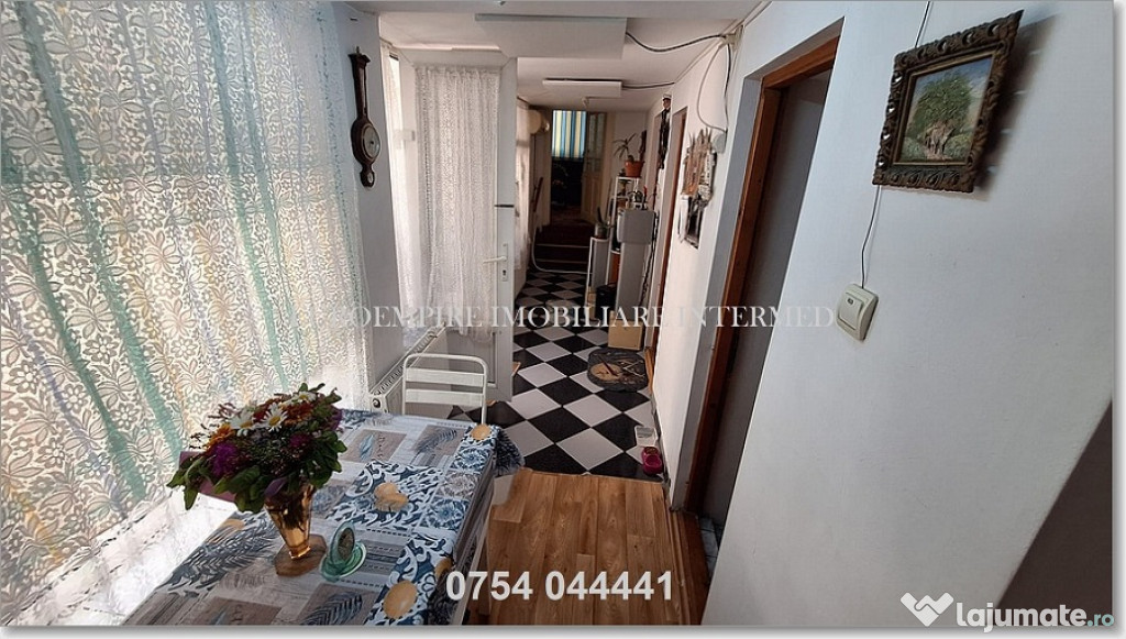 Apartament 4 camere de vanzare in Centrul Constantei